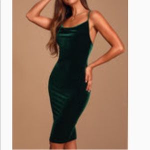 Lulu’s Velvet Green Dress 💚